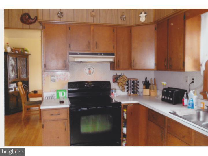 915 South Fairview Street Riverside, NJ 08075 - Photo 4 of 8 Kitchen