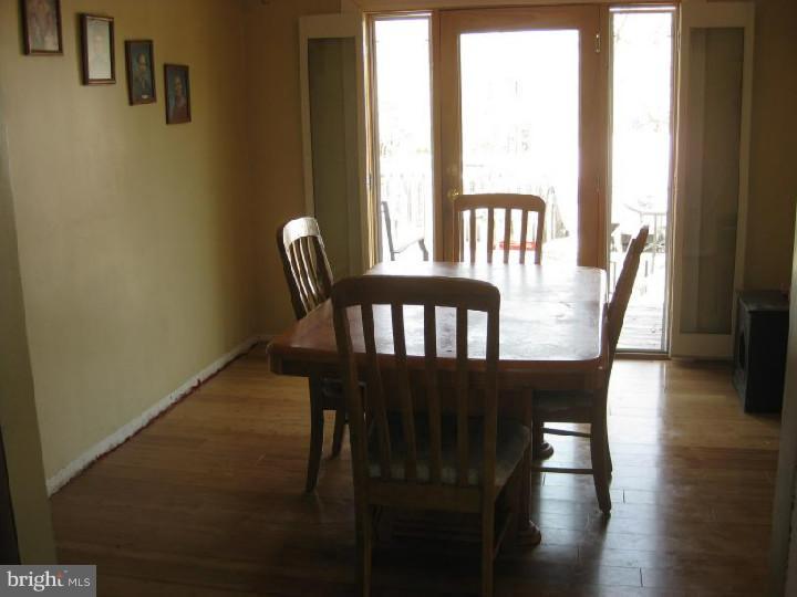 915 South Fairview Street Riverside, NJ 08075 - Photo 5 of 8 Dining Room