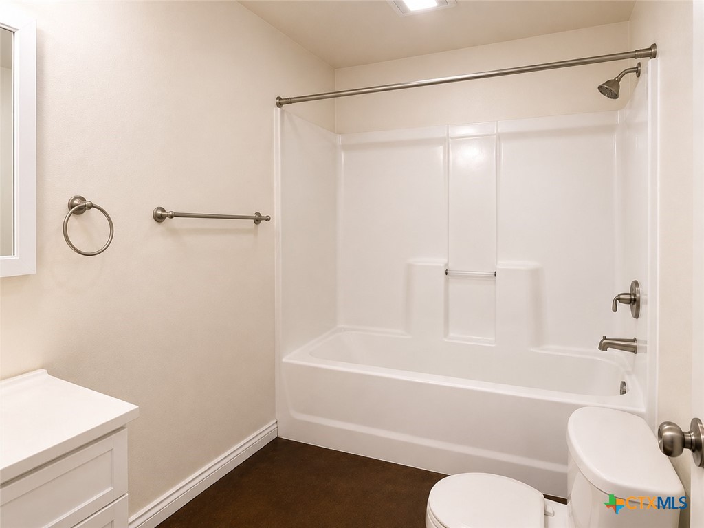 661 West Austin Street, Unit D Luling, TX 78648 - Photo 6 of 7