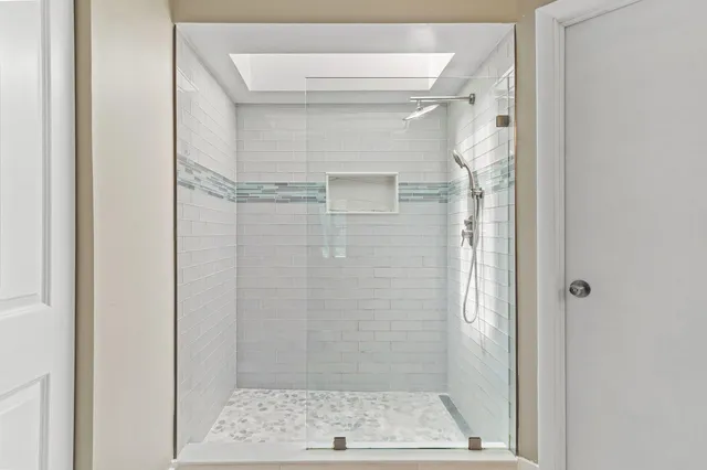 $379,000 | 6944 Briarlake Circle, Unit 203, Palm Beach Gardens, FL 33418