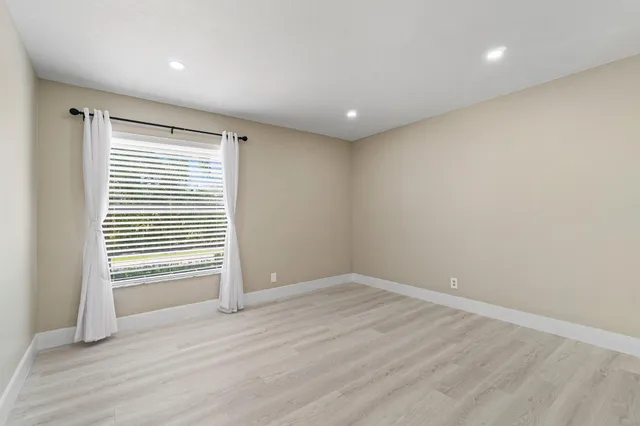 $379,000 | 6944 Briarlake Circle, Unit 203, Palm Beach Gardens, FL 33418