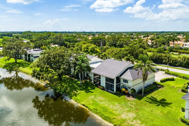 $379,000 | 6944 Briarlake Circle, Unit 203, Palm Beach Gardens, FL 33418