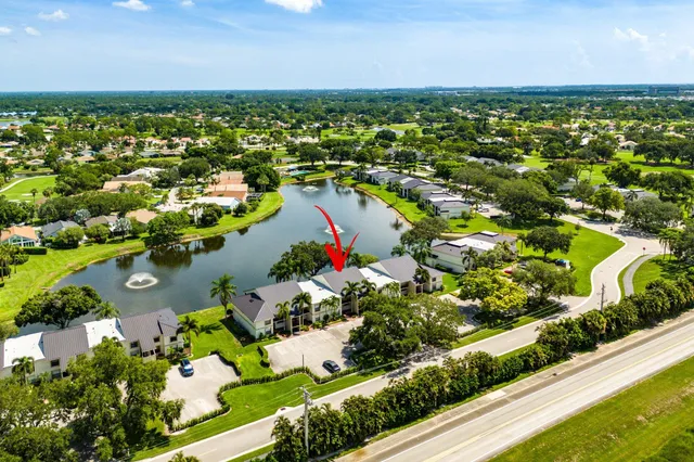 $379,000 | 6944 Briarlake Circle, Unit 203, Palm Beach Gardens, FL 33418