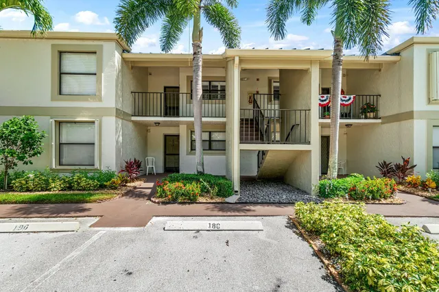 $379,000 | 6944 Briarlake Circle, Unit 203, Palm Beach Gardens, FL 33418