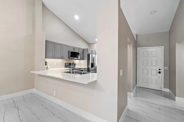 $379,000 | 6944 Briarlake Circle, Unit 203, Palm Beach Gardens, FL 33418