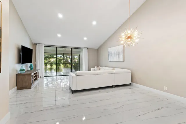 $379,000 | 6944 Briarlake Circle, Unit 203, Palm Beach Gardens, FL 33418