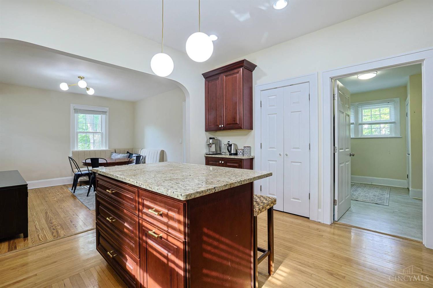 179 Bonham Road Wyoming, OH 45215 - Photo 13 of 35 Gallery Image 13