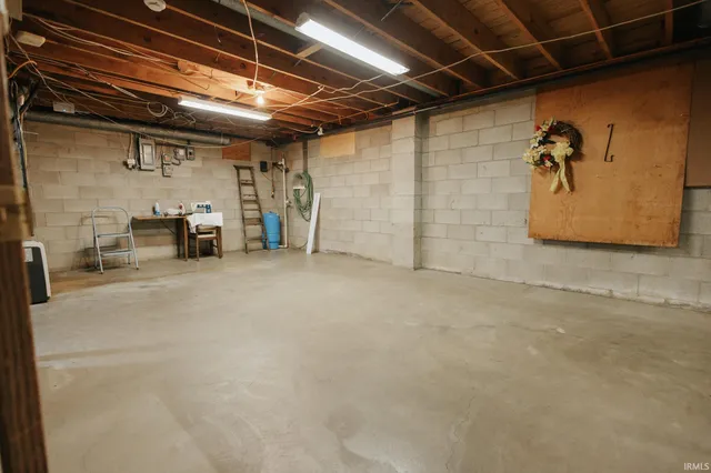 $289,900 | 6900 West Franklin Road, Evansville, IN 47712