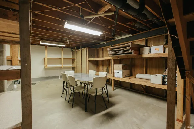 $289,900 | 6900 West Franklin Road, Evansville, IN 47712