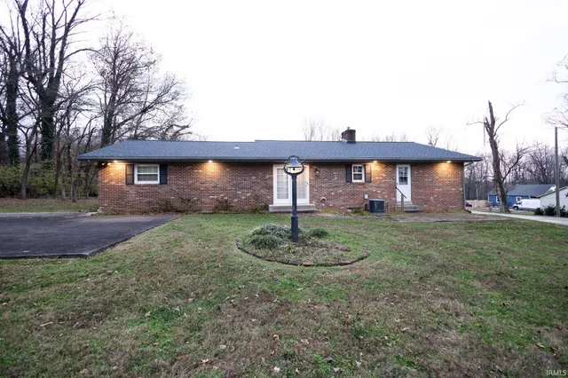 $289,900 | 6900 West Franklin Road, Evansville, IN 47712