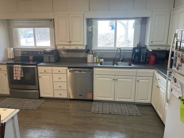 $215,000 | 1588 Washington Street, Muscatine, IA 52761