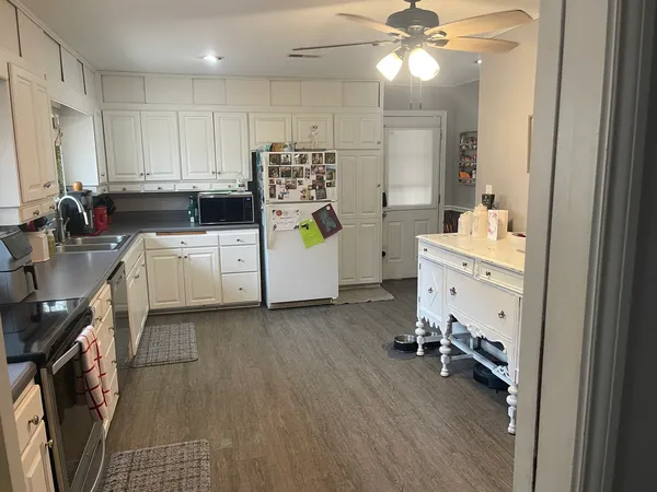 $215,000 | 1588 Washington Street, Muscatine, IA 52761