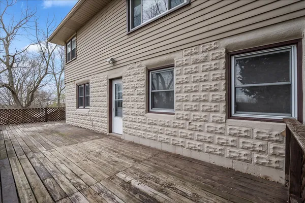 $215,000 | 1588 Washington Street, Muscatine, IA 52761