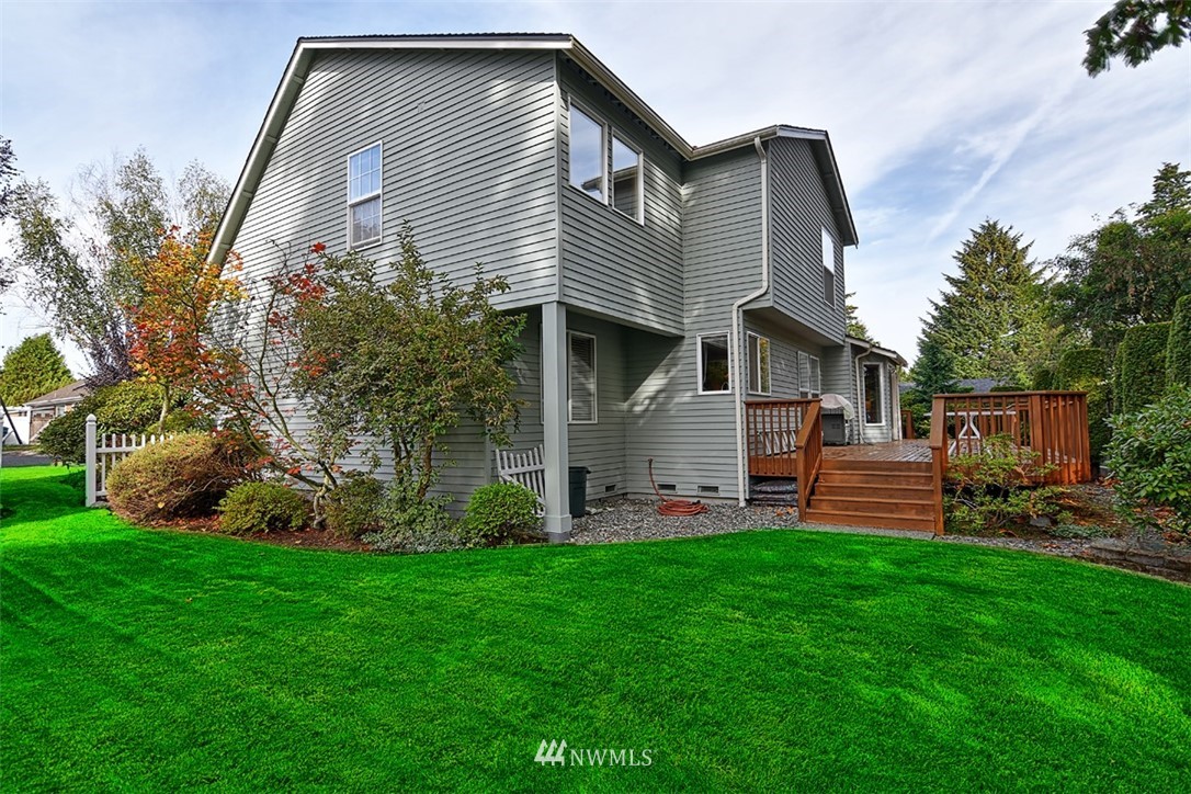 8506 218th Street Southwest Edmonds, WA 98026 - Photo 2 of 19 Gallery Image 2