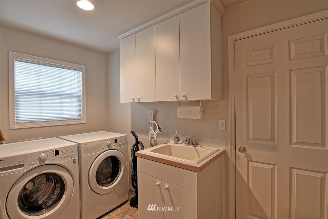 8506 218th Street Southwest Edmonds, WA 98026 - Photo 16 of 19 Gallery Image 16