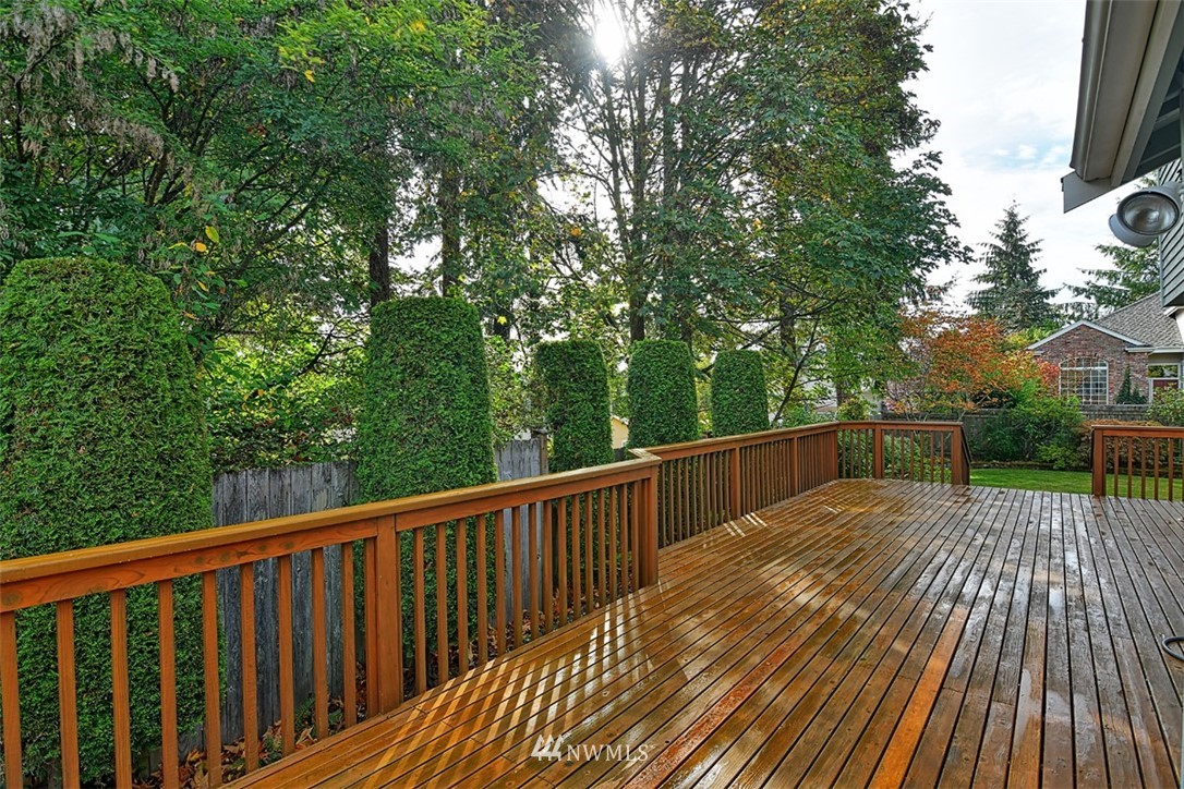 8506 218th Street Southwest Edmonds, WA 98026 - Photo 3 of 19 Gallery Image 3