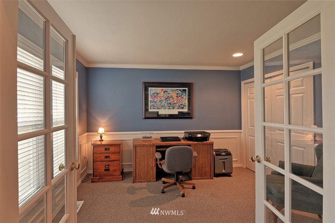 8506 218th Street Southwest Edmonds, WA 98026 - Photo 5 of 19 Gallery Image 5