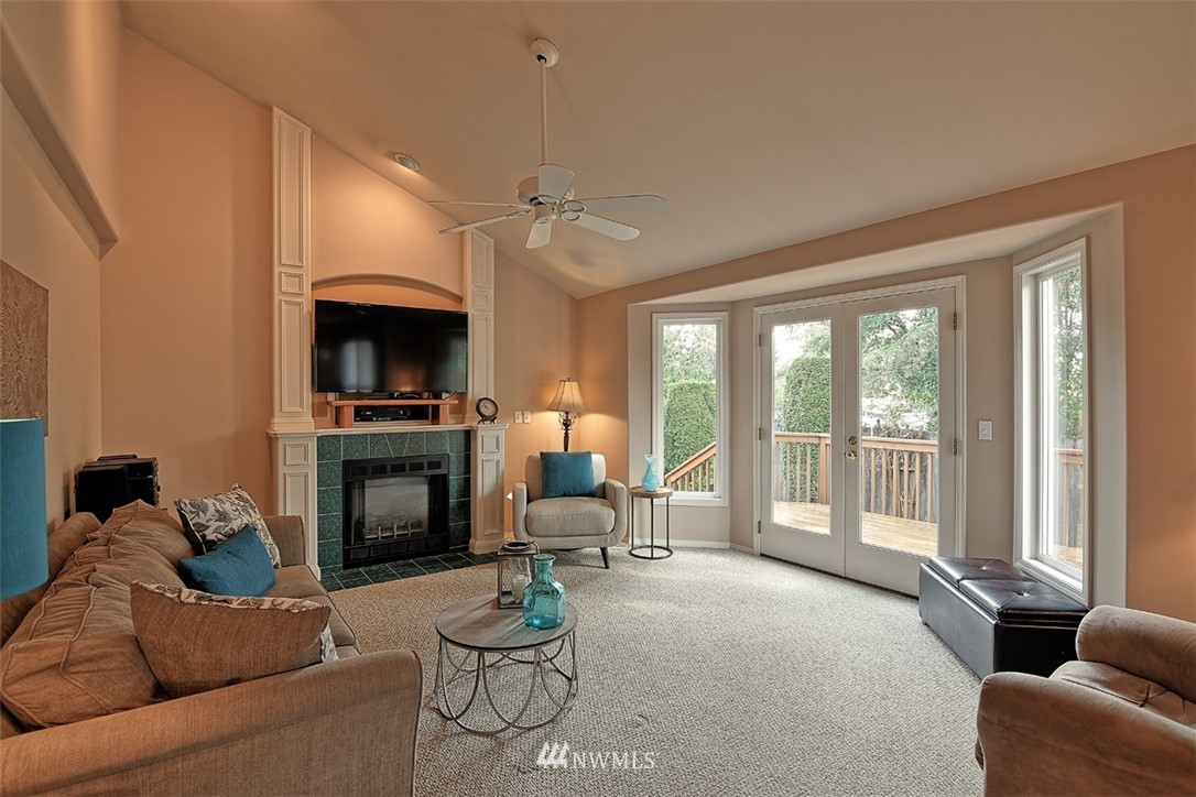 8506 218th Street Southwest Edmonds, WA 98026 - Photo 6 of 19 Gallery Image 6