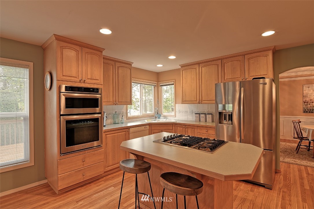 8506 218th Street Southwest Edmonds, WA 98026 - Photo 7 of 19 Gallery Image 7