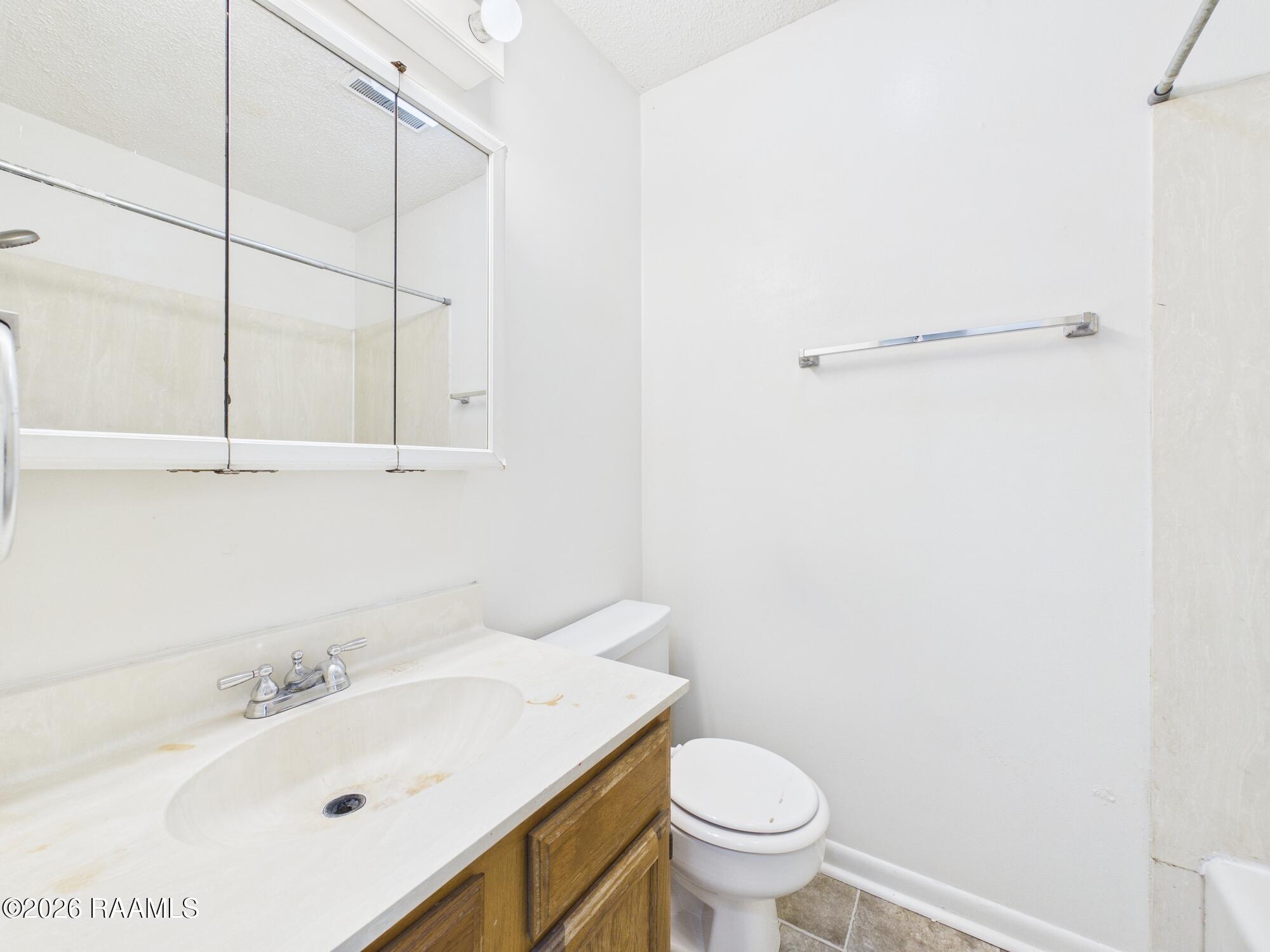 112 Country, Unit 2 Lafayette, LA 70508 - Photo 14 of 18 CAM06261G6-PR0015-STILL003