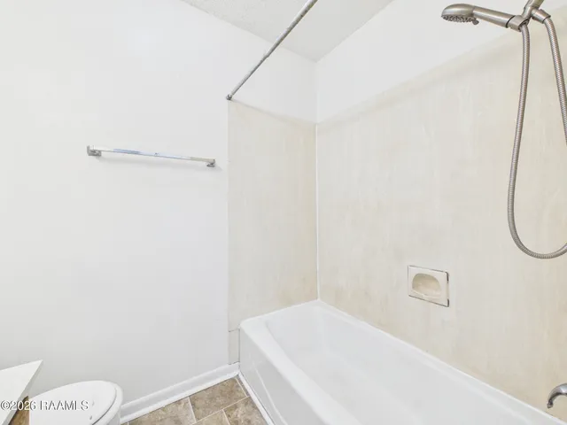 $850 | 112 Country, Unit 2, Lafayette, LA 70508