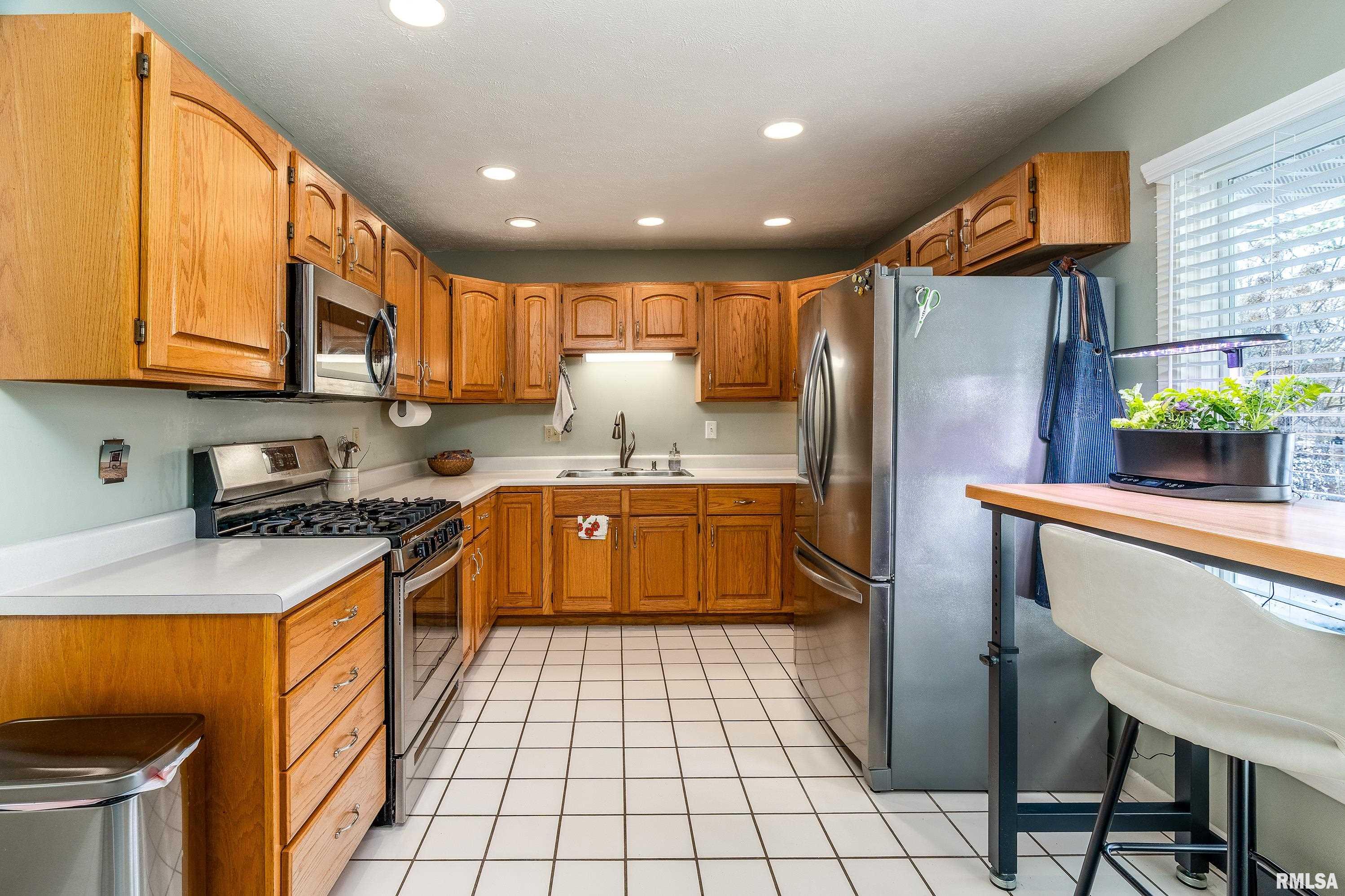 104 North Rod Lane Carbondale, IL 62901 - Photo 3 of 46