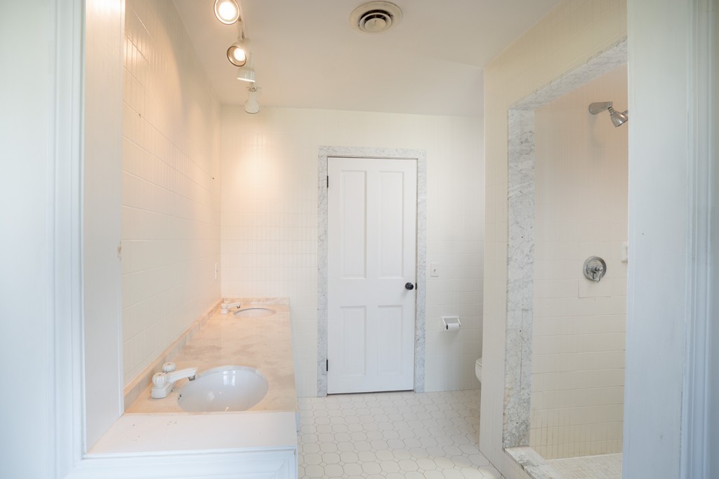 309 Long Beach Road Barnstable, MA 02632 - Photo 13 of 30 Gallery Image 13