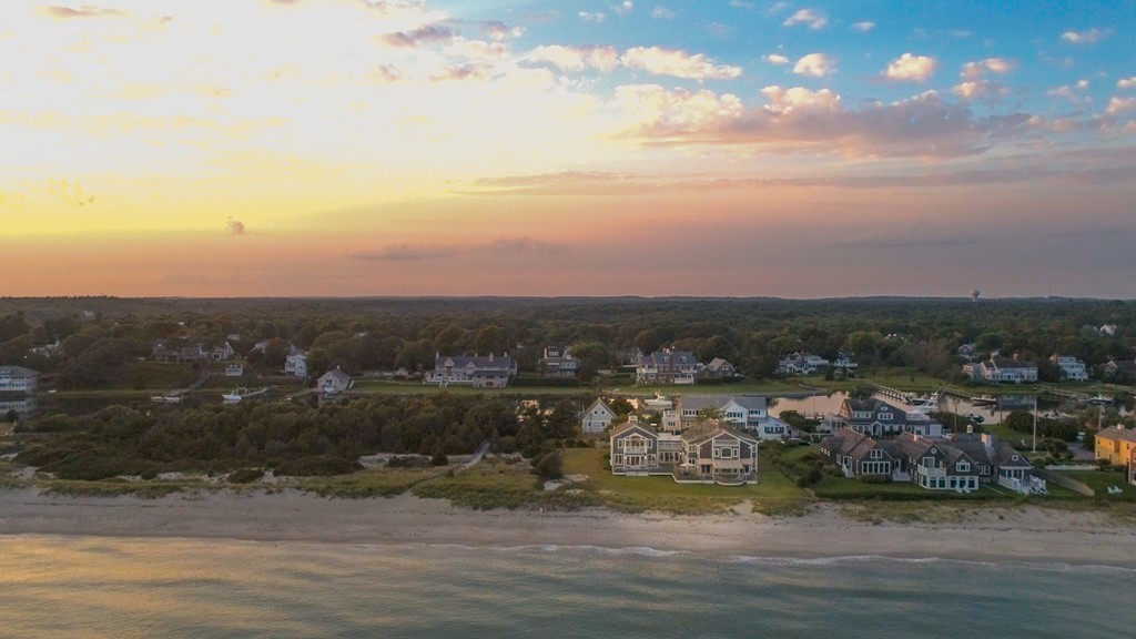 309 Long Beach Road Barnstable, MA 02632 - Photo 4 of 30 Gallery Image 4