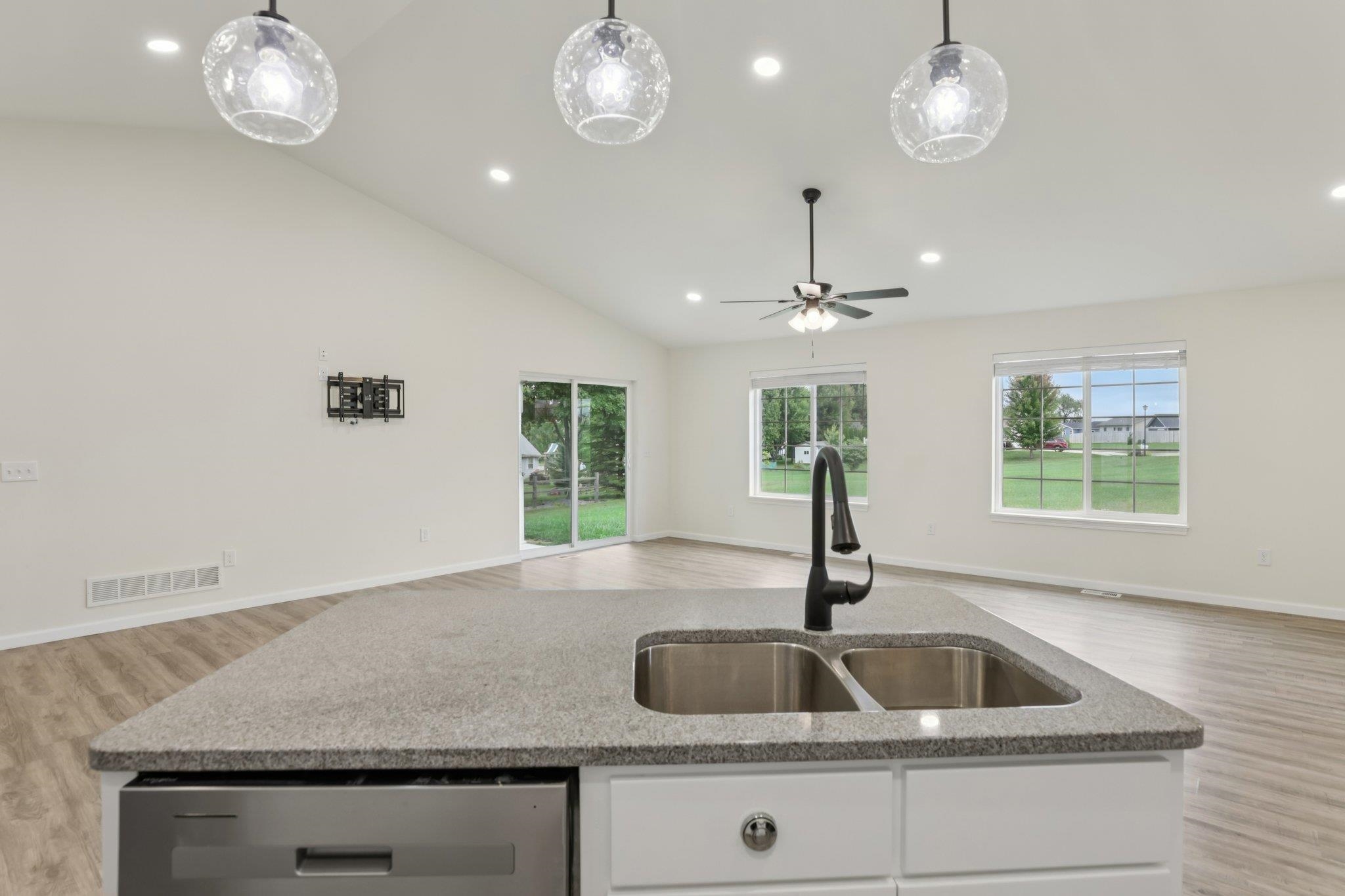 344 Eastridge Circle Reedsburg, WI 53959 - Photo 11 of 63