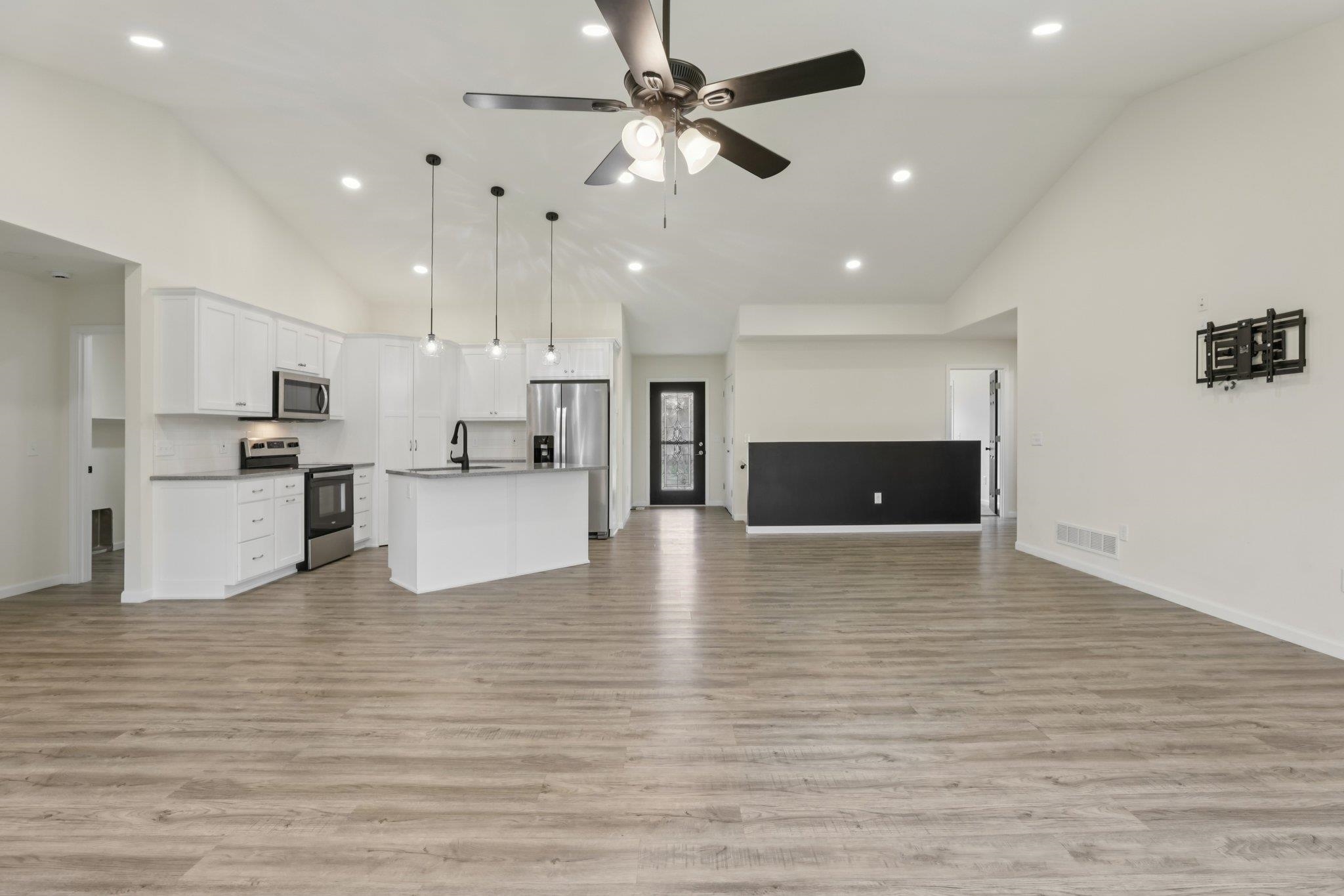 344 Eastridge Circle Reedsburg, WI 53959 - Photo 8 of 63