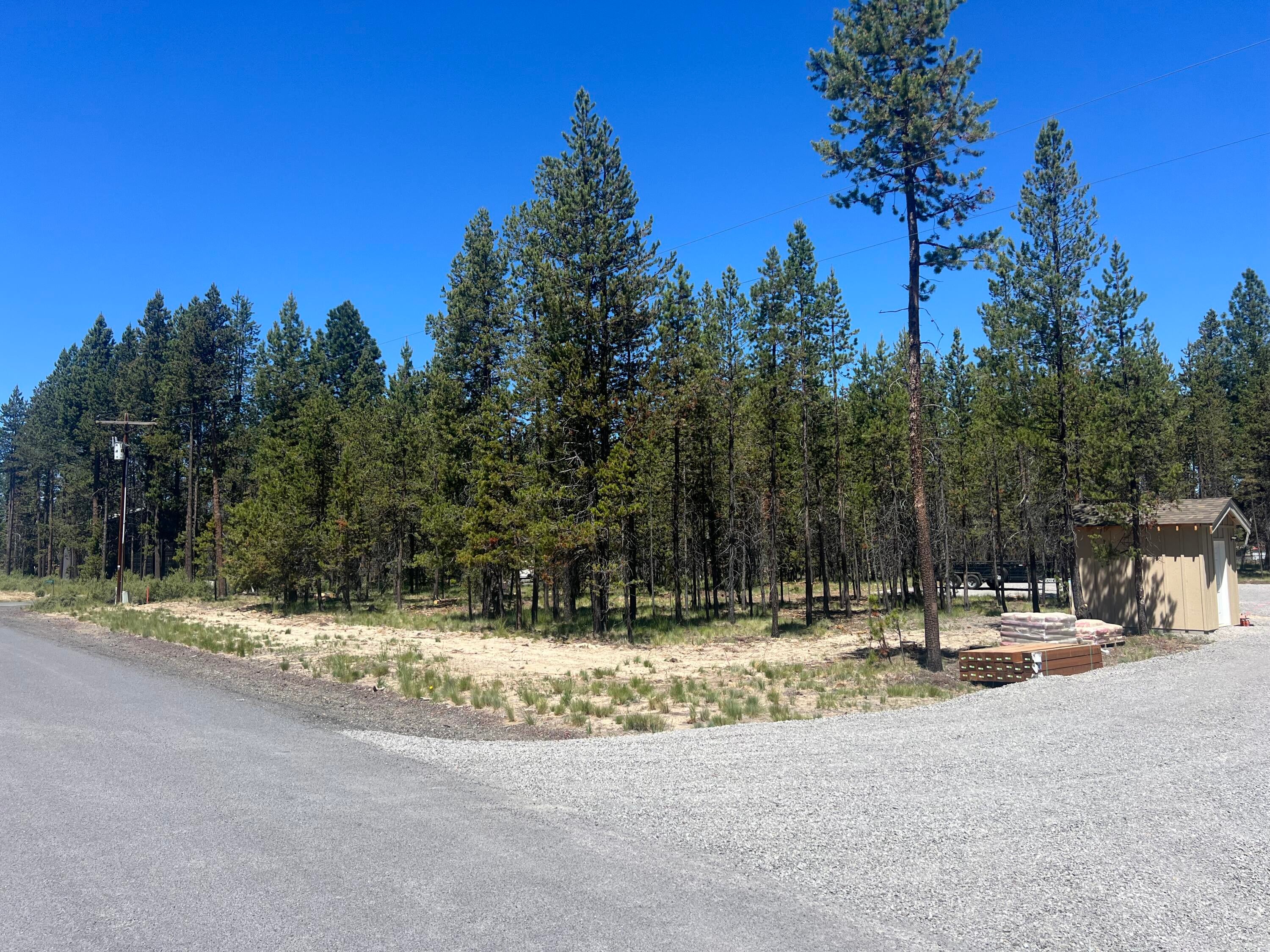 17216 Covina Road Bend, OR 97707 - Photo 2 of 7 IMG_2443
