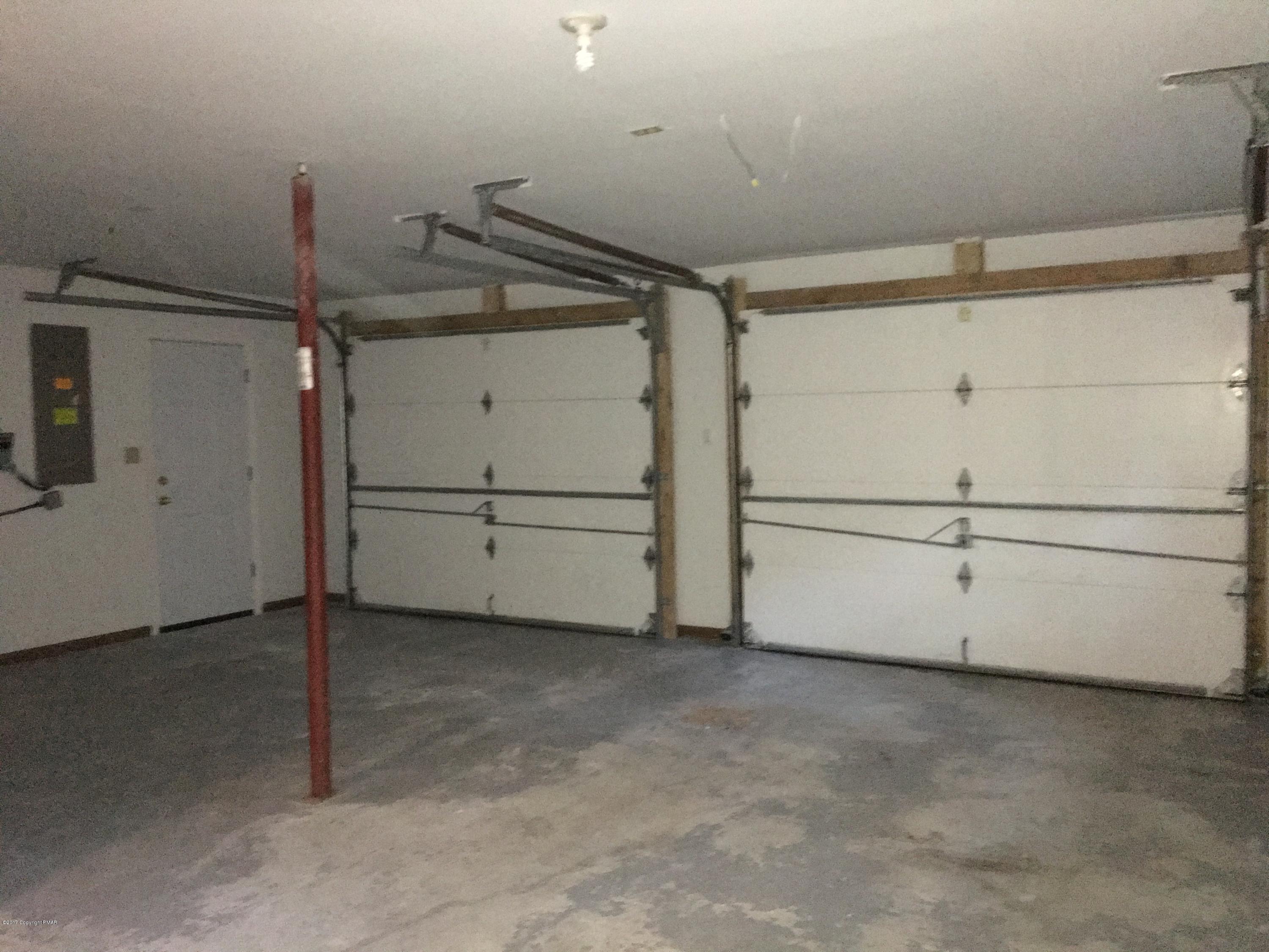 2185 Hill Road Effort, PA 18330 - Photo 14 of 17 a view of a garage