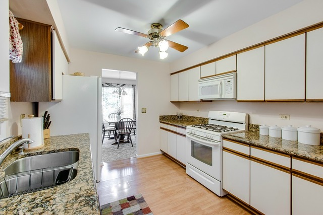 477 Village Green Road, Unit 101 Naperville, IL 60540 - Photo 3 of 16