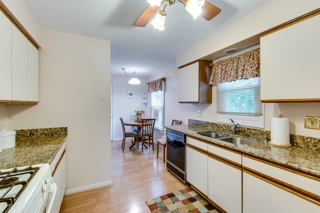 477 Village Green Road, Unit 101 Naperville, IL 60540 - Photo 4 of 16