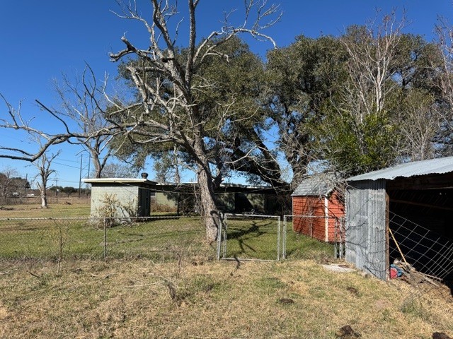 2119 Walnut Street Columbus, TX 78934 - Photo 9 of 12