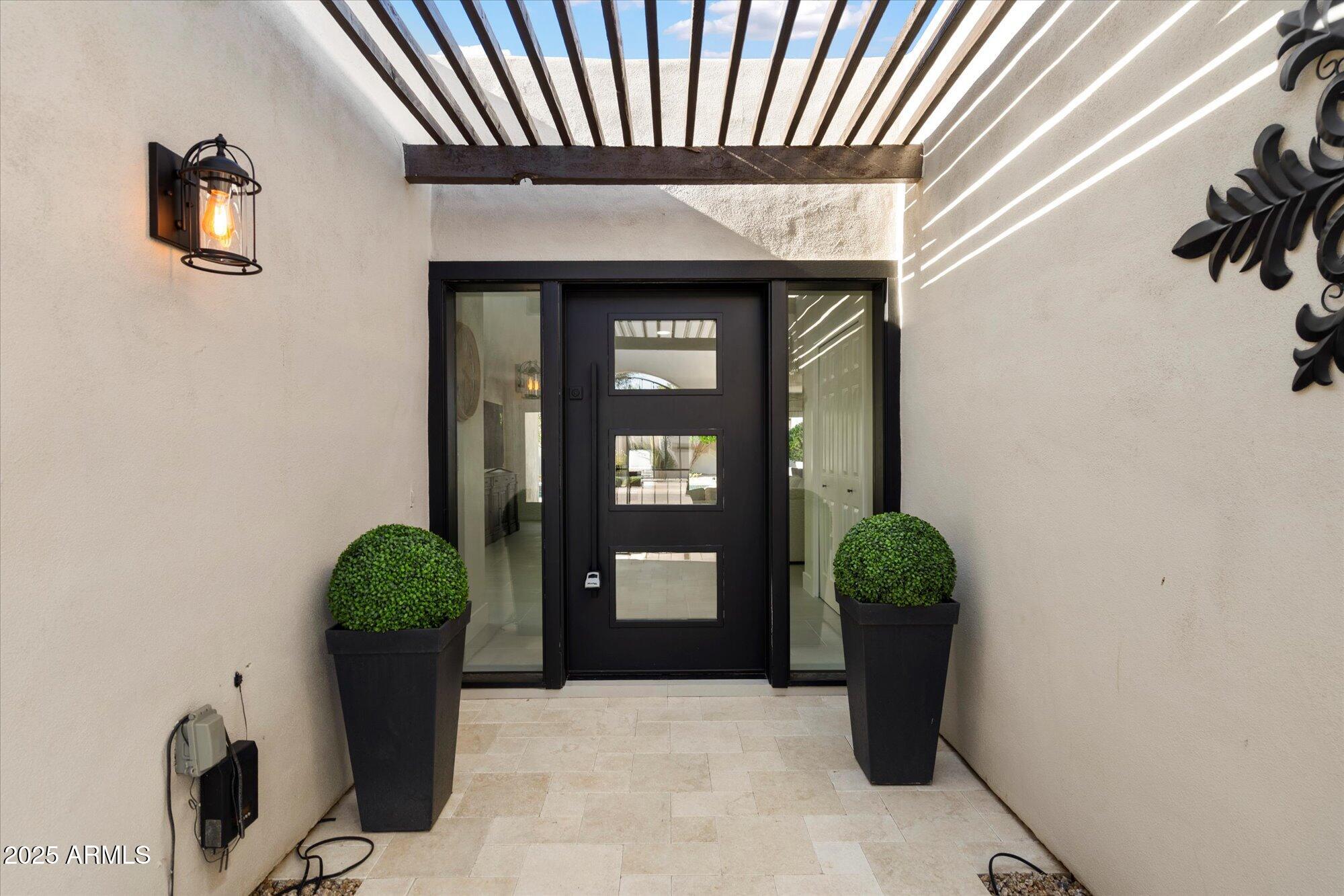 8338 East San Rafael Drive Scottsdale, AZ 85258 - Photo 2 of 26 02-103204899