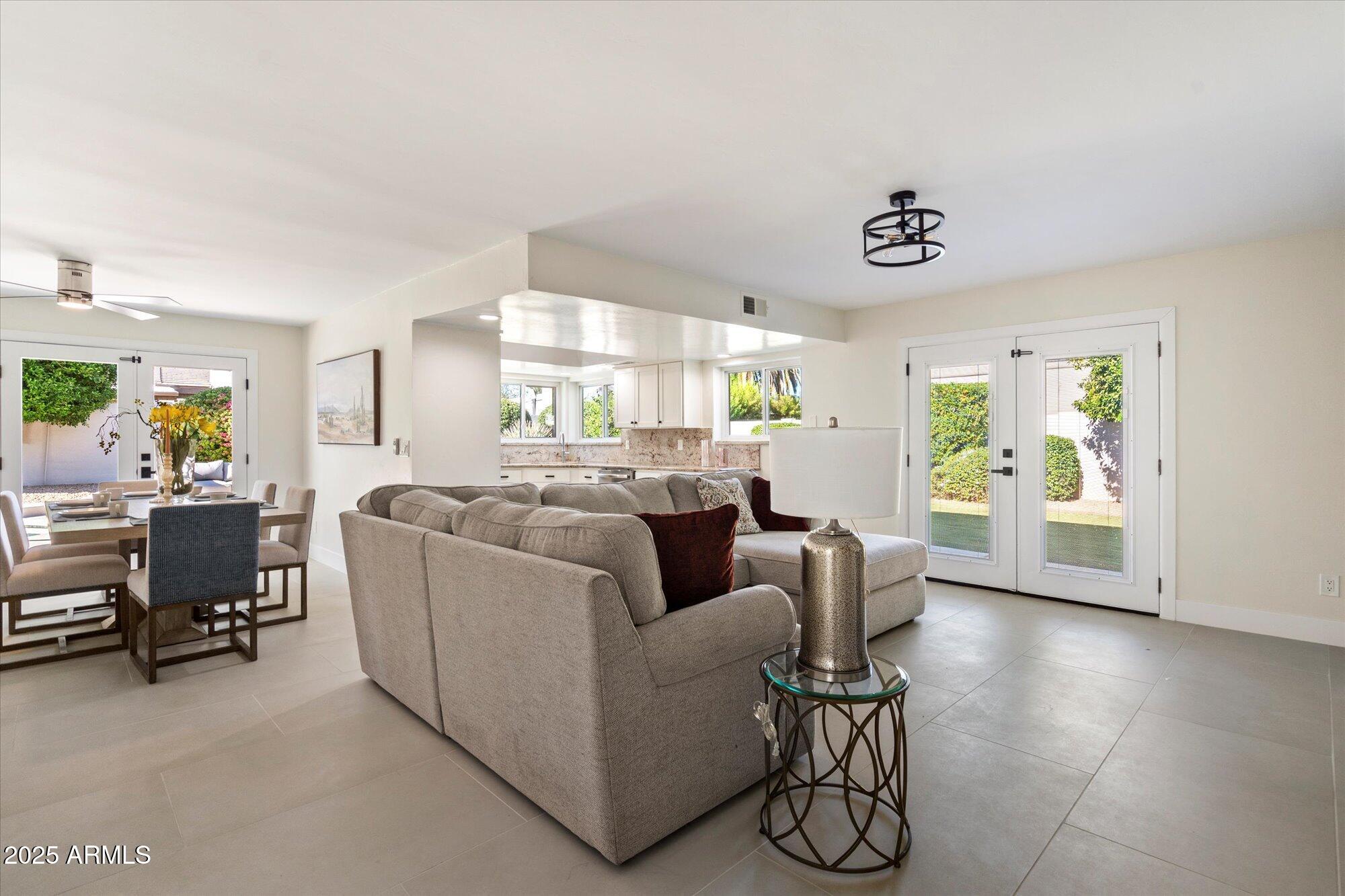 8338 East San Rafael Drive Scottsdale, AZ 85258 - Photo 8 of 26 08-103204907