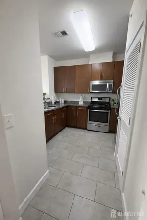 $2,900 | 445 Tower Boulevard, Unit E, Piscataway, NJ 08854