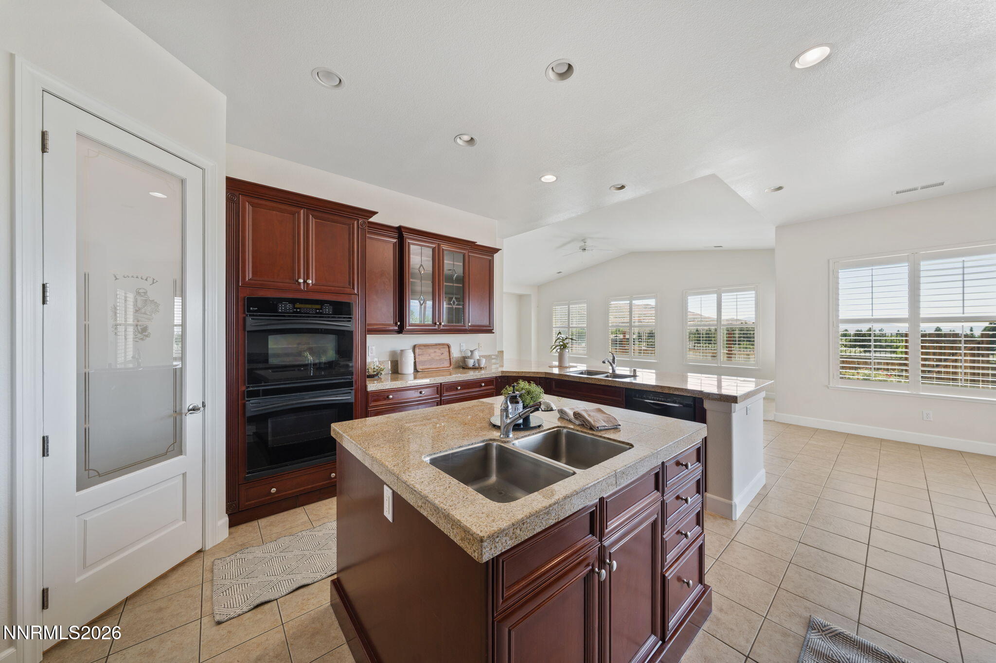 15200 Chateau Avenue Reno, NV 89511 - Photo 14 of 55 59-web-or-mls-A7V01617