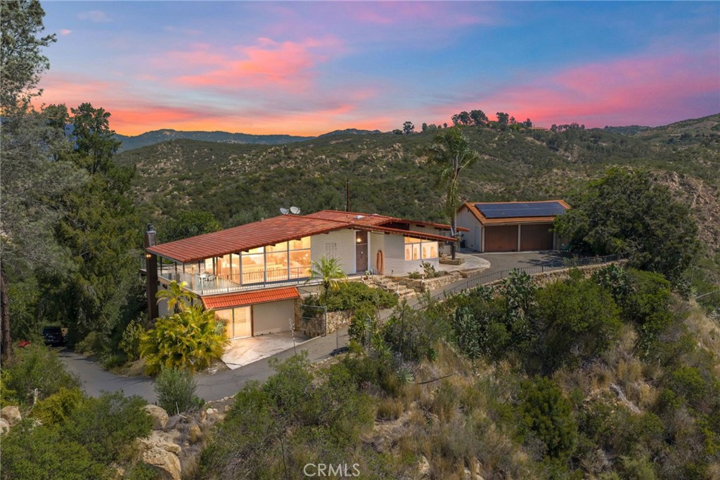 39435 De Luz Road Fallbrook, CA 92028 - Photo 1 of 36 Gallery Image 1