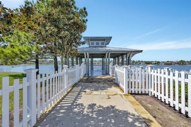 $950,000 | 222 Breezy Way, The Woodlands, TX 77380