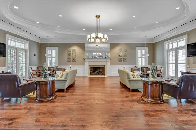 $950,000 | 222 Breezy Way, The Woodlands, TX 77380