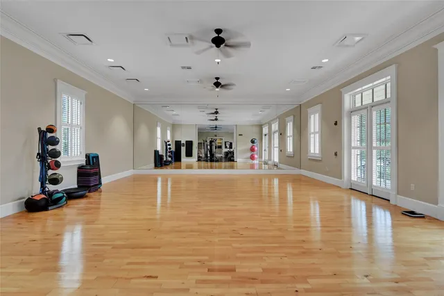 $950,000 | 222 Breezy Way, The Woodlands, TX 77380