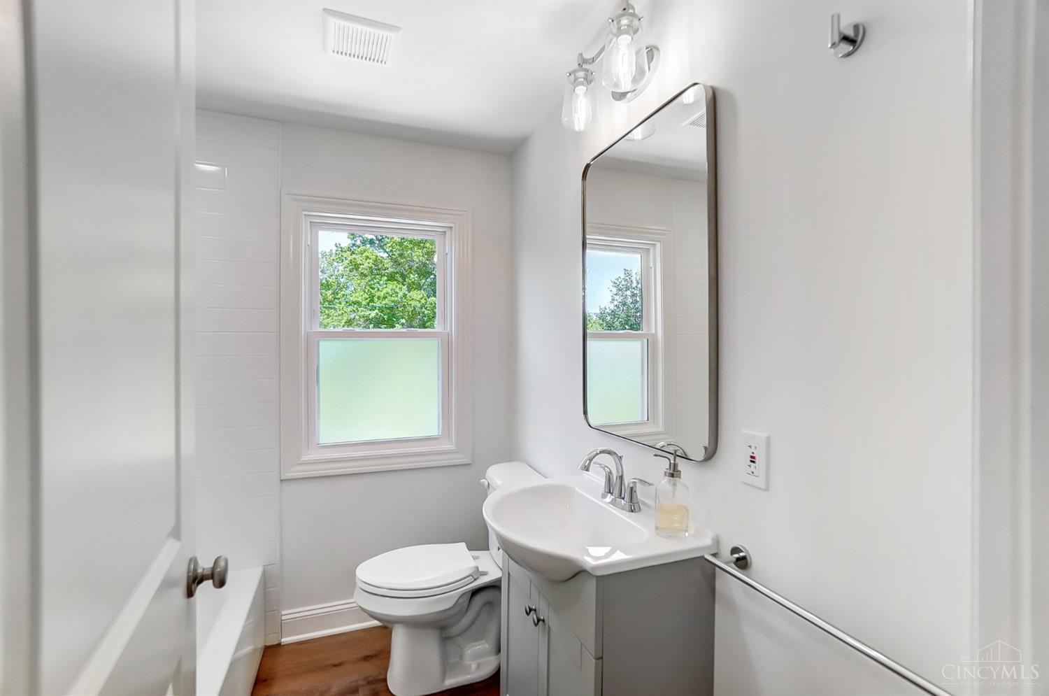 3851 Jessup Road Cincinnati, OH 45247 - Photo 37 of 62 Updated full 1st floor bath
