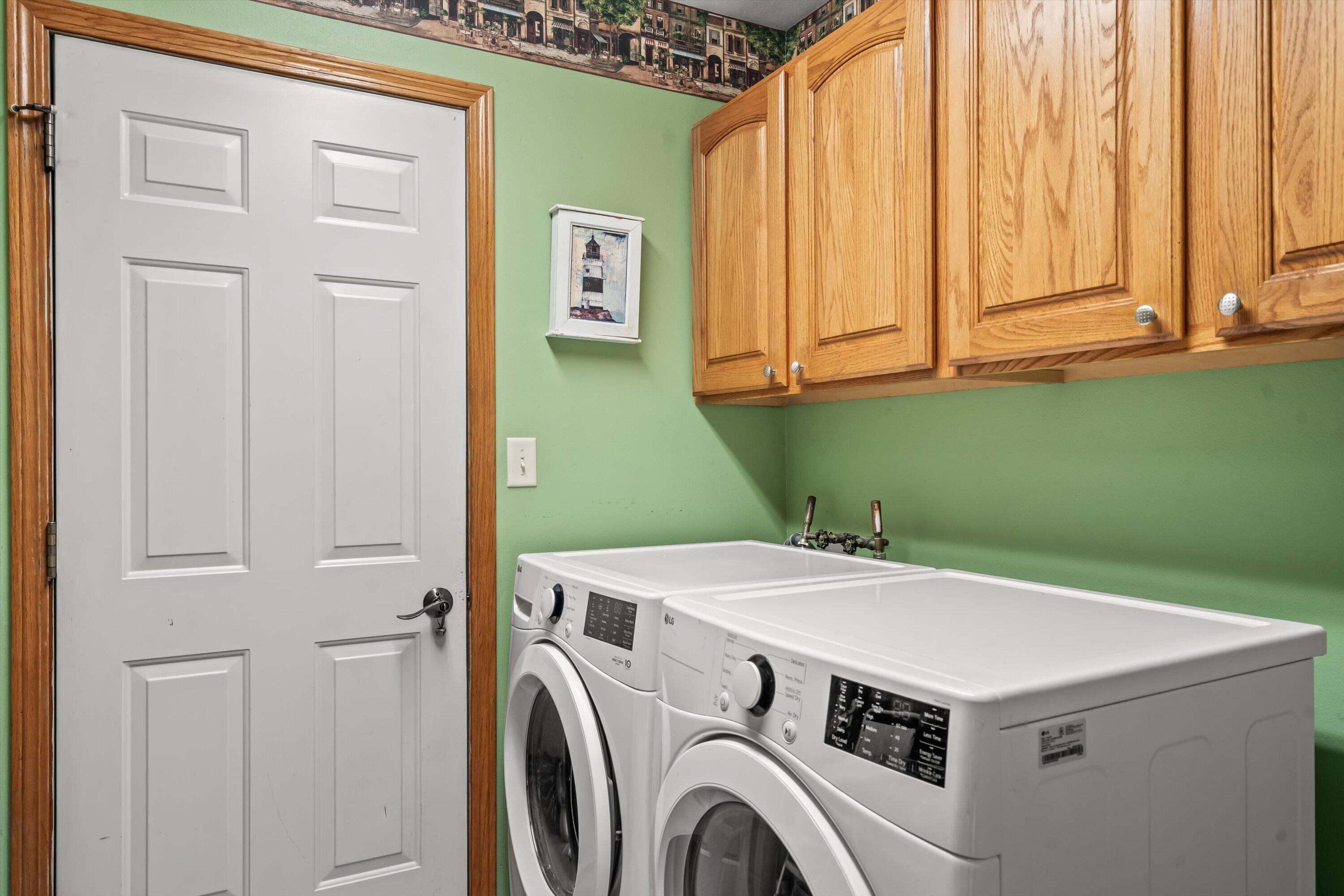 3250 Wood Road Mount Pleasant, WI 53406 - Photo 31 of 61 Laundry Room
