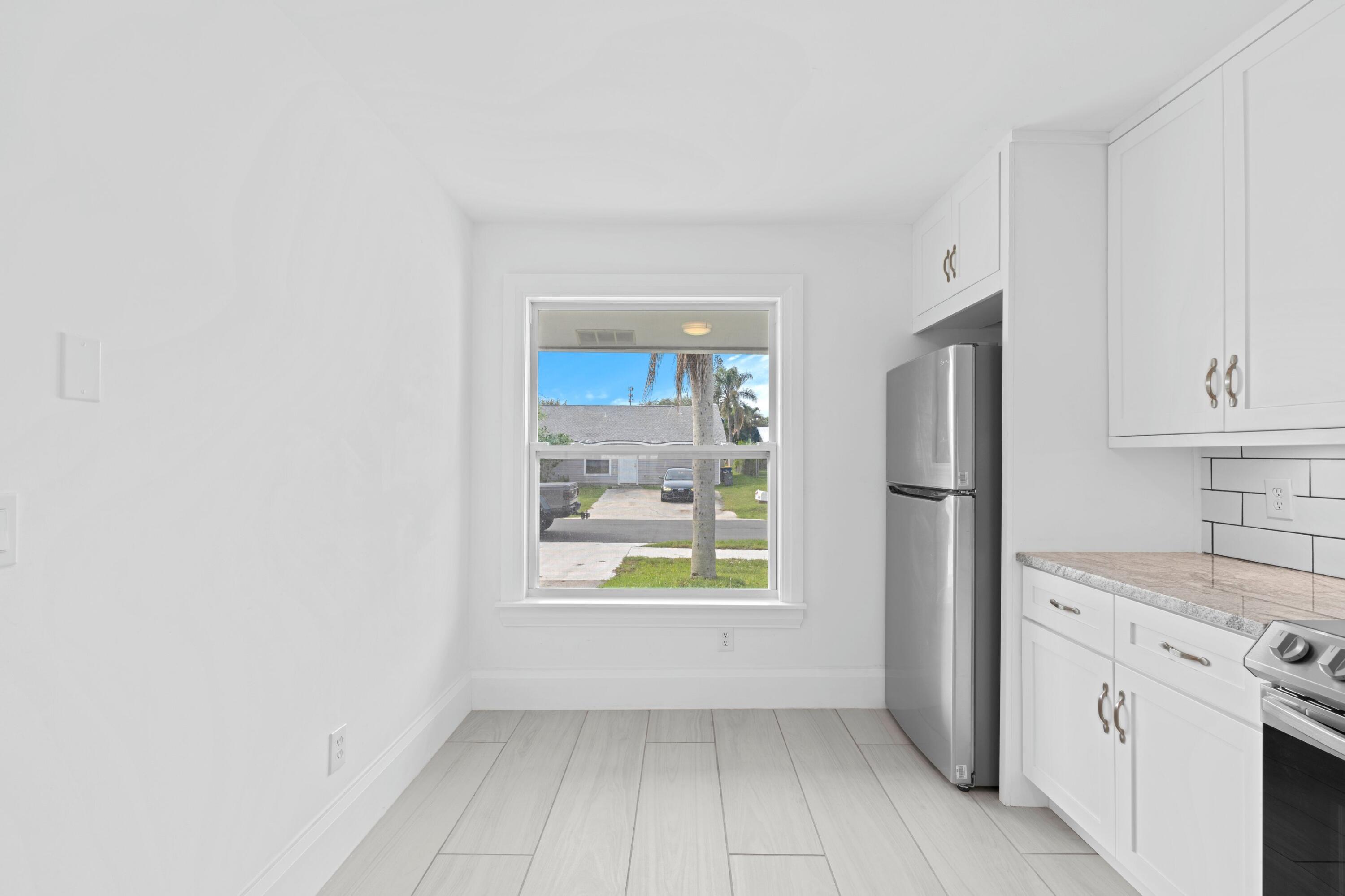 4473 Southeast Village Road Stuart, FL 34997 - Photo 2 of 20 Kitchen
