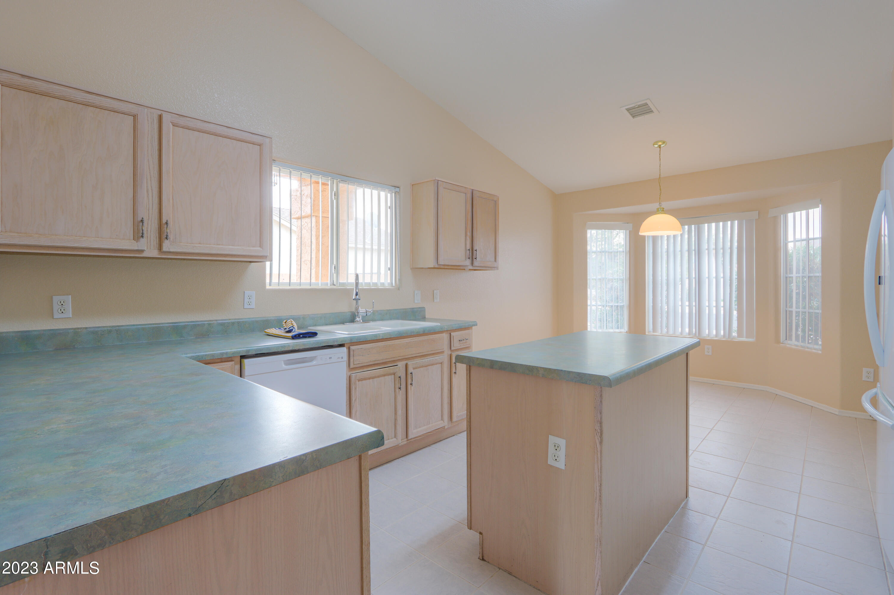 1762 East Sycamore Road Casa Grande, AZ 85122 - Photo 9 of 33 09