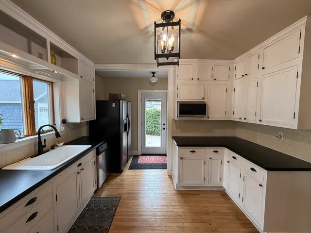 $225,000 | 1712 28th Street, Two Rivers, WI 54241