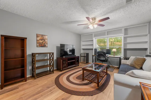 $559,500 | 2107 Level Oak Place, The Woodlands, TX 77380