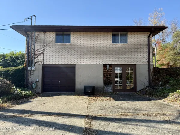 $335,000 | 15 Frank Street, Carbondale, PA 18407